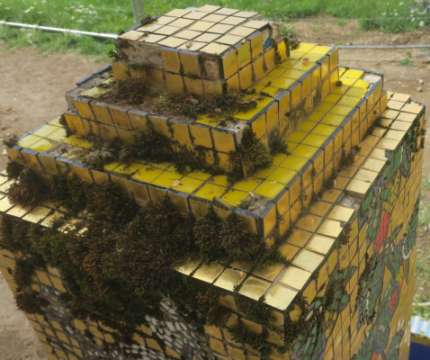 Gelb/Goldener Aufsatz